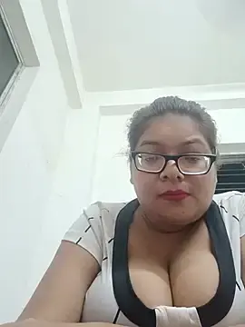 Sweety_Elie_143  live sex cam