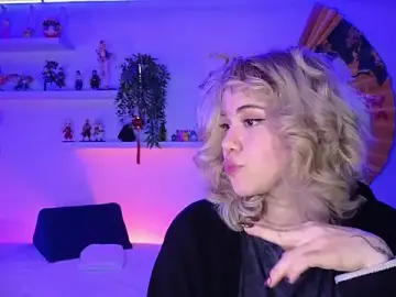 AlbaismynameX  live sex cam