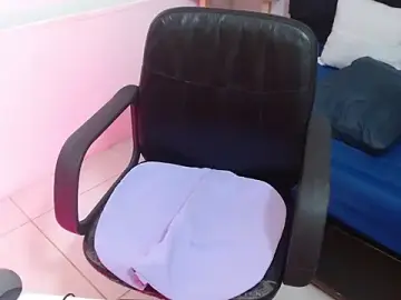 ChenoaKiss  live sex cam