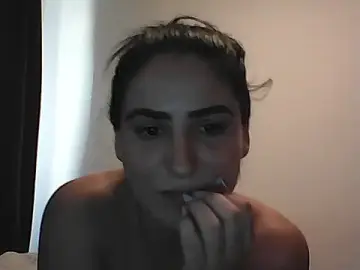 Loara32  live sex cam