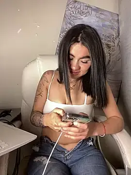 Mariana_pinkk19  live sex cam