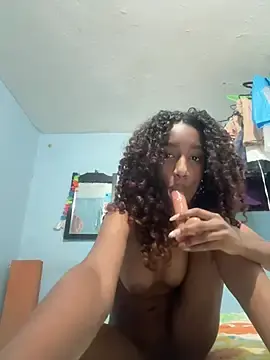 Cinnamon68  live sex cam