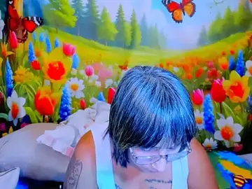 Indianroxy  live sex cam