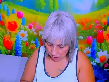 Indianroxy  live sex cam