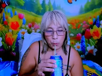 Indianroxy  live sex cam