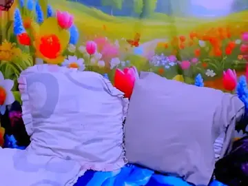 Indianroxy  live sex cam