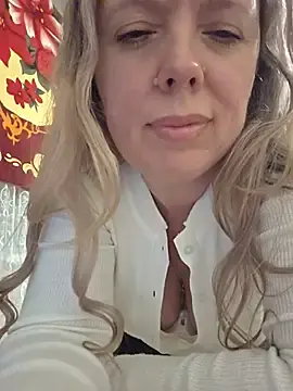 Irina3718  live sex cam