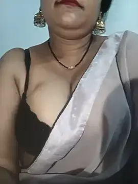 Nyra-23  live sex cam