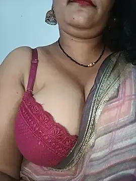 Nyra-23  live sex cam
