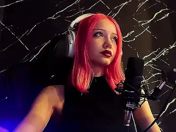 Molodaya  live sex cam