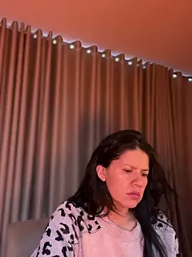 Aliinak  live sex cam
