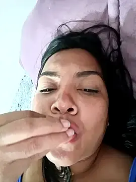 Brendabluee  live sex cam