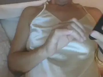 Karinette25  live sex cam