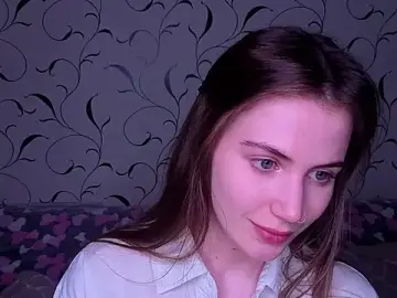 Luxwyverna  live sex cam