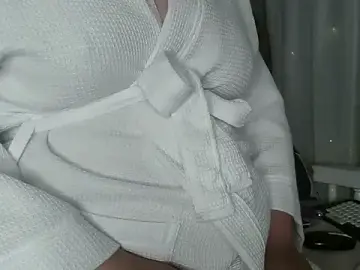 Lunahototinparis18  live sex cam