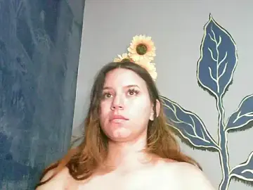 Lunahototinparis18  live sex cam