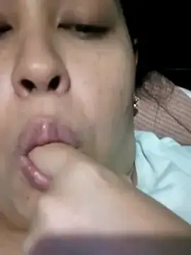 Ari_love  live sex cam