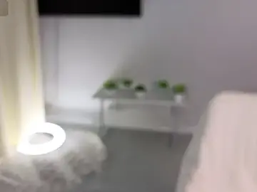 KeeleyBuoy  live sex cam