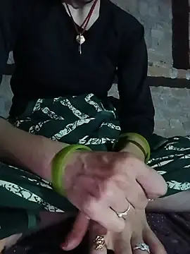 Divyasharma89  live sex cam