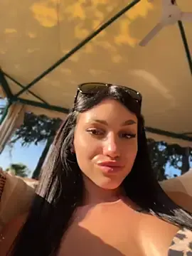 Ilariea_girl  live sex cam