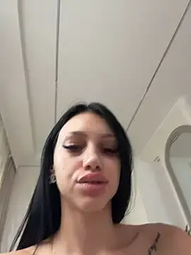 Ilariea_girl  live sex cam