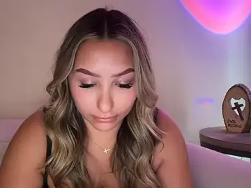 Lustfulsmiles  live sex cam