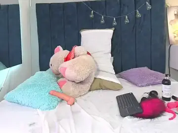 CRYSTALROUSE  live sex cam