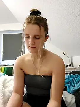 HotAlice69  live sex cam