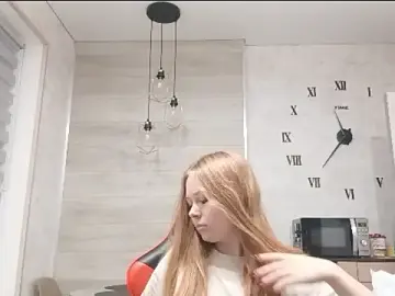 KarinaBestie  live sex cam