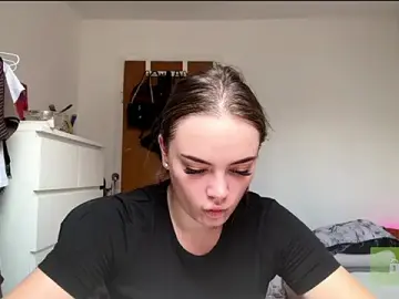 BeautifulMira  live sex cam