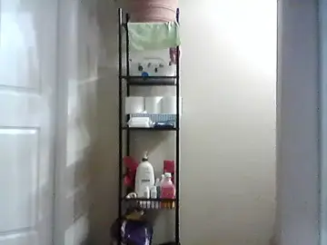 Bootiebby  live sex cam