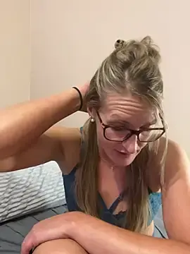Cowgirl-69  live sex cam
