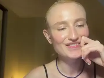 M_Mystique  live sex cam