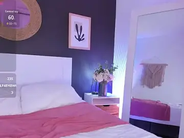 VioletPaket  live sex cam