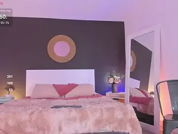 VioletPaket  live sex cam