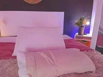 VioletPaket  live sex cam