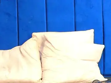 Bonieklent  live sex cam