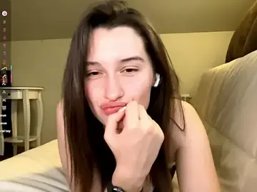 DarlineBrustera  live sex cam