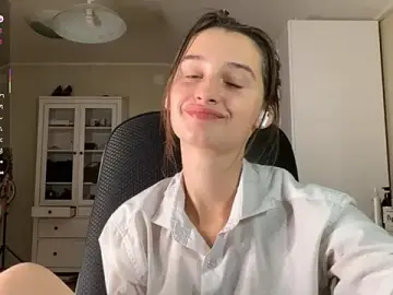 DarlineBrustera  live sex cam