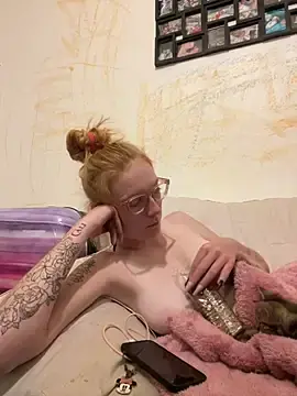 DouceMarine  live sex cam