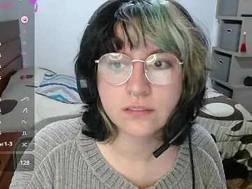 Froggyinthebox  live sex cam
