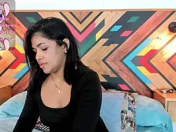 NaiirobiSwan  live sex cam