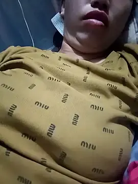 Gwen-lady  live sex cam