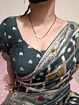 Sizzy_notz  live sex cam