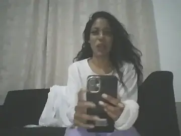 Indian_babydoll69  live sex cam