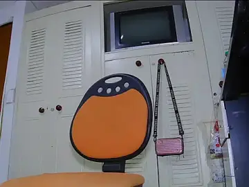 Jones_alexia  live sex cam