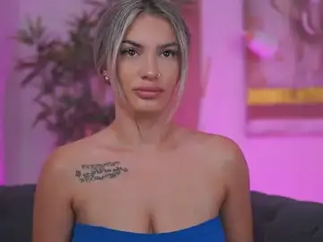 TiaraVeil  live sex cam
