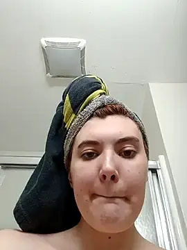 Chickenmole  live sex cam