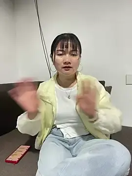 Yiyi26789  live sex cam