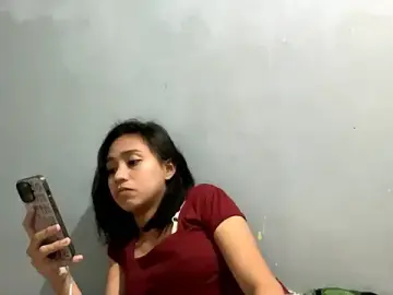 EllaRosee69  live sex cam